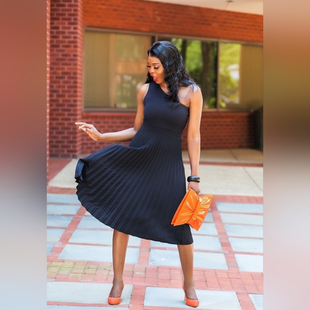 Size 1 - New Ted Baker Miriom One-Shoulder Pkeated Knit Midi Black Dress